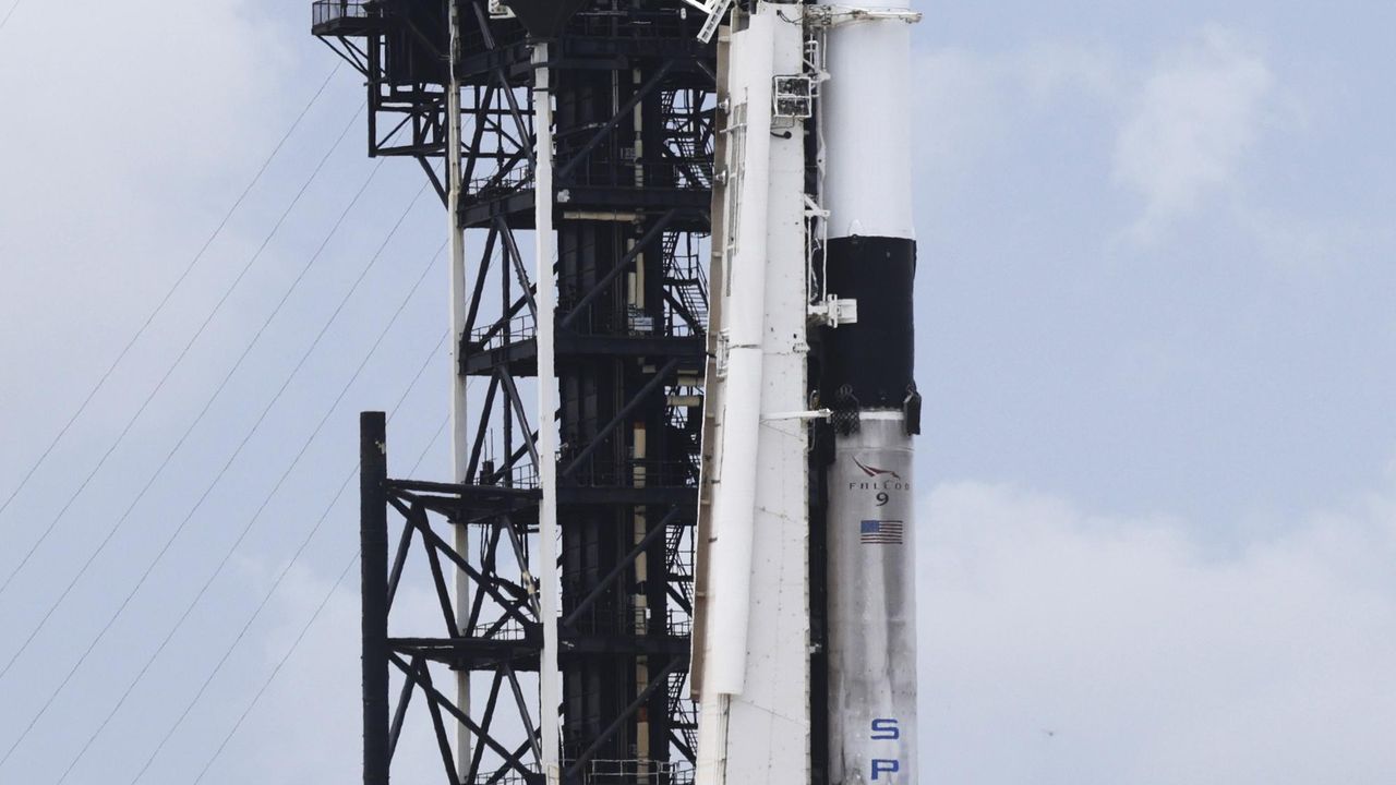 Space Station Leak Delays Astronaut Visit from India, Poland, Hungary