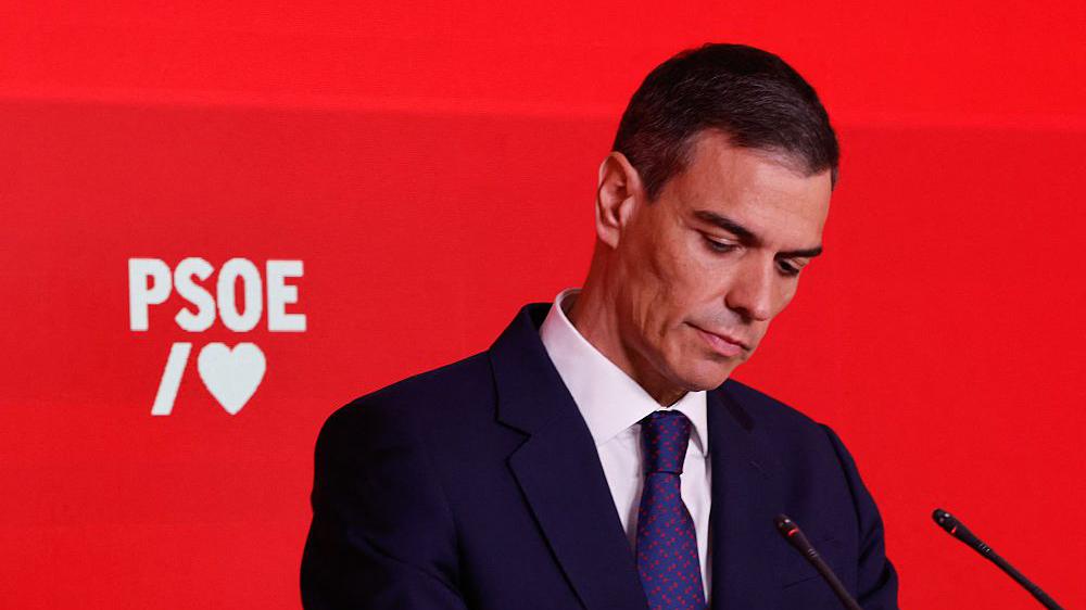 Spanish PM Apologizes After Official Resigns Amid Corruption Scandal