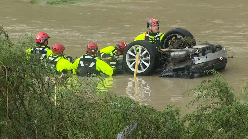 At least 4 dead, 2 missing after torrential rain floods San Antonio