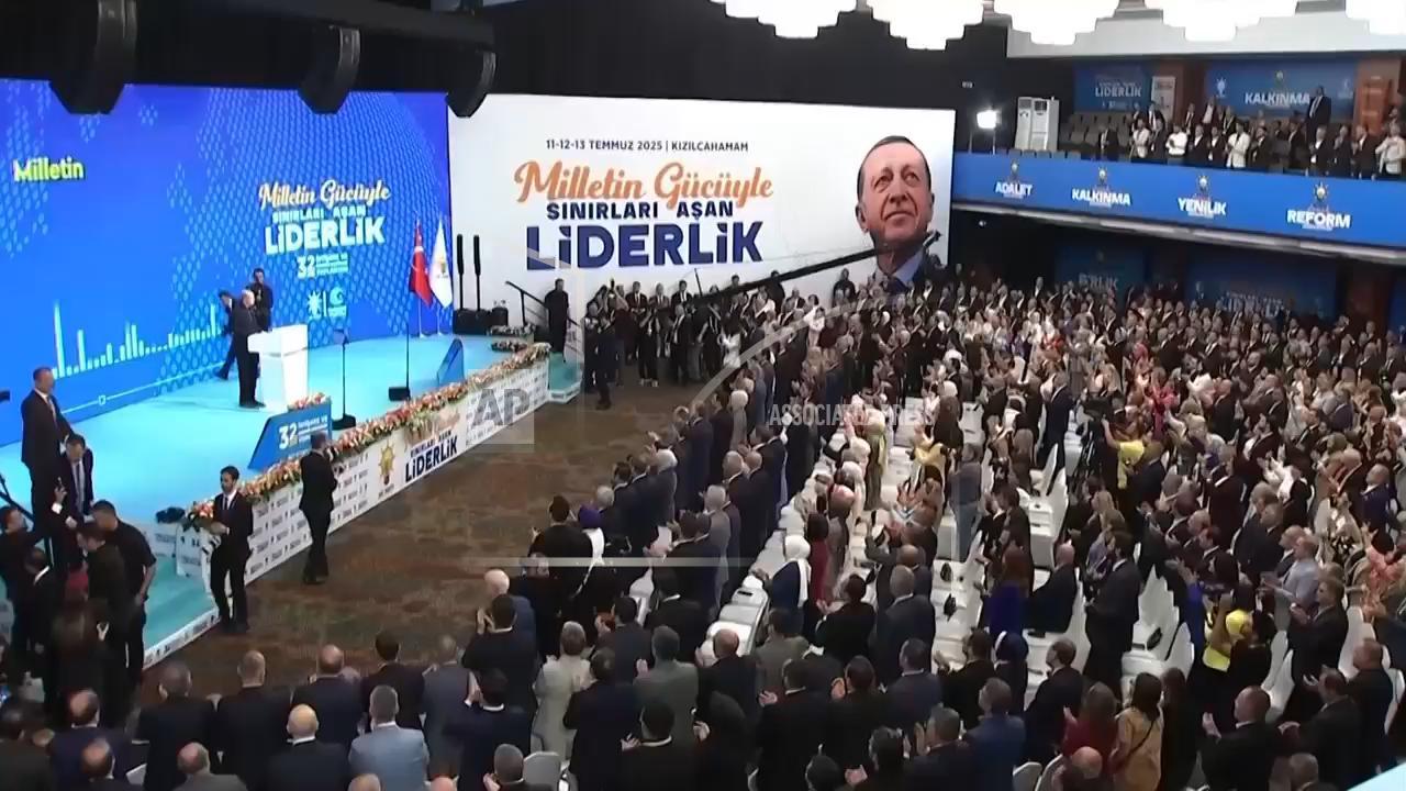 Turkey: Kurdish Separatists Begin Disarmament Process - 2025
