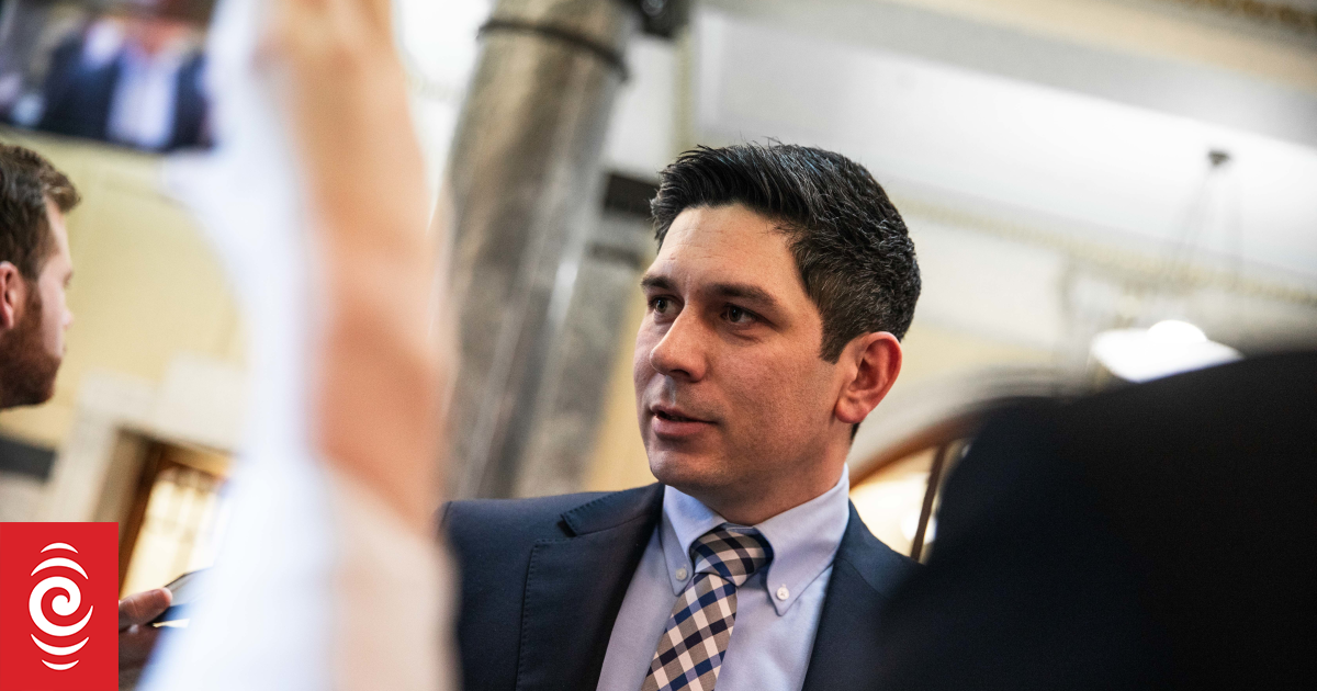 NZ Transport Minister Rejects Holcim's Foreign-Flagged Ship Plan, Forcing Cement Giant to Costly Road Transport