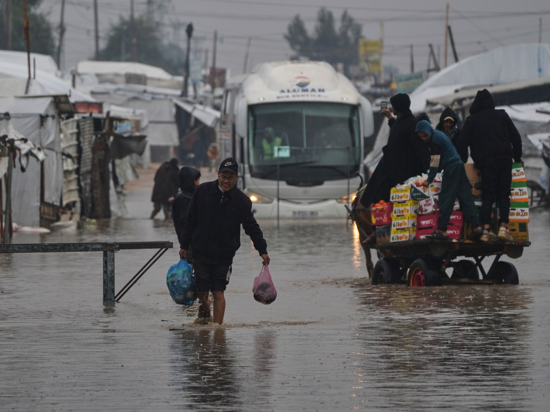 Gaza Baby Dies in Flooded Tent Amid Storm Byron & Aid Restrictions: Humanitarian Crisis Deepens