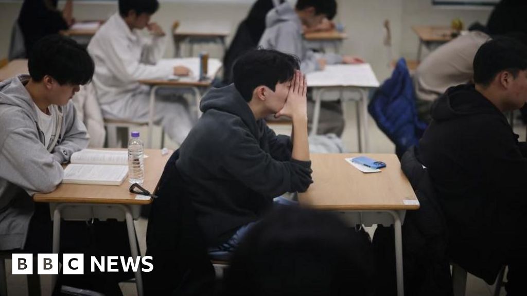 South Korea's Suneung Exam Chief Quits Over 'Insane' English Test Difficulty & Widespread Criticism