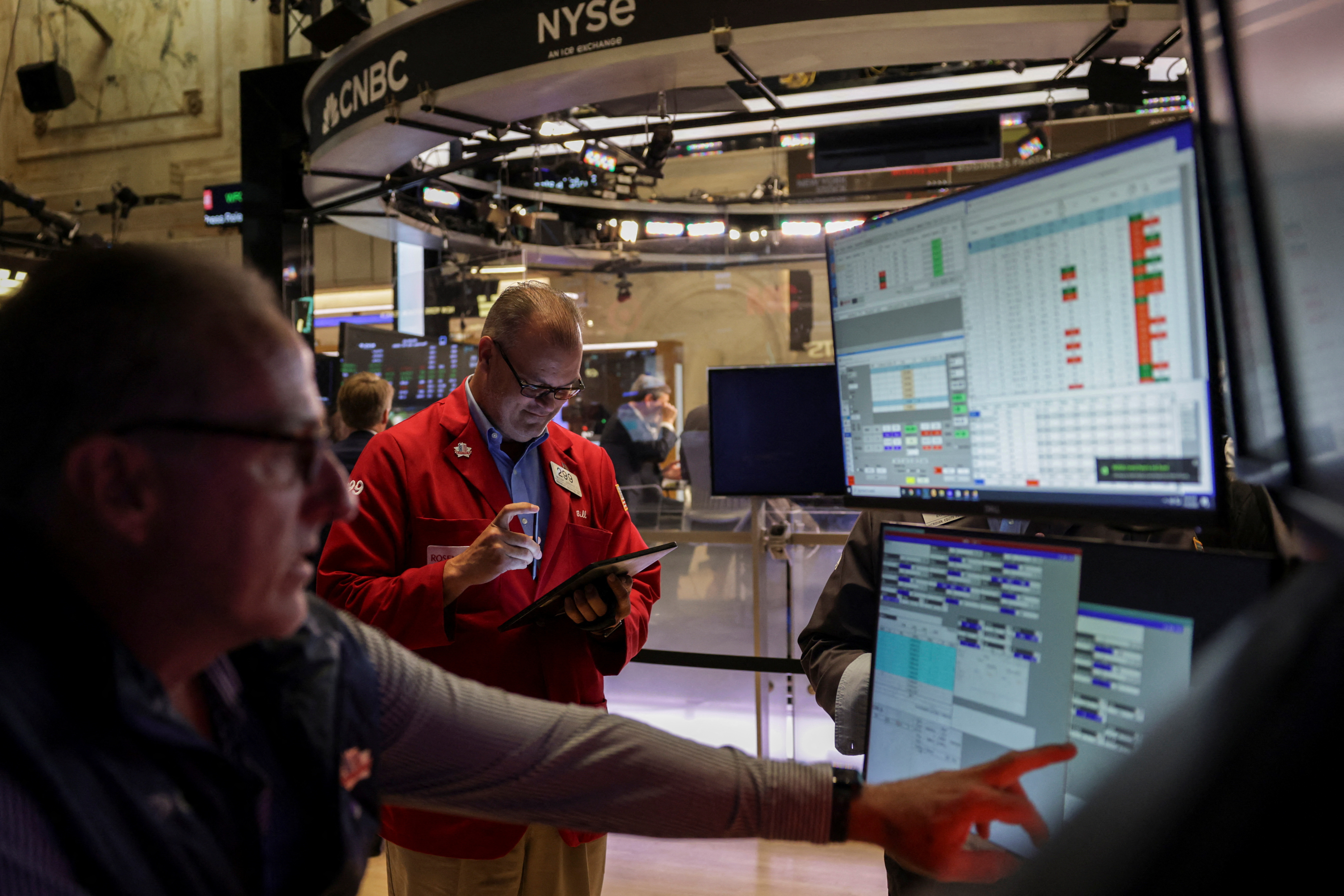 US Tariffs on EU and Mexico Spark Market Concerns, Trump Defends Actions