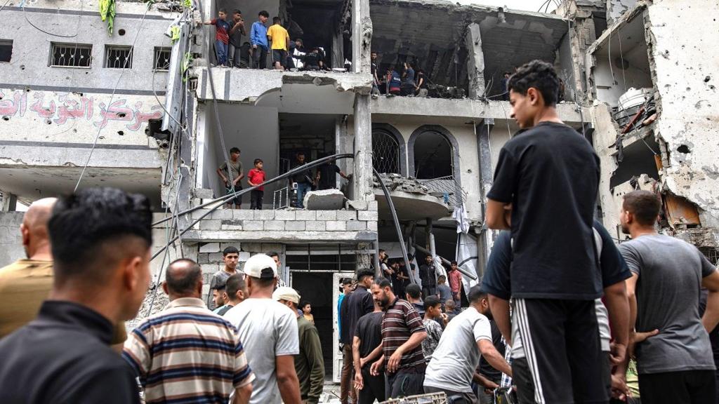 Israeli Attack on North Gaza Kills Nearly 100, Rescuers Report