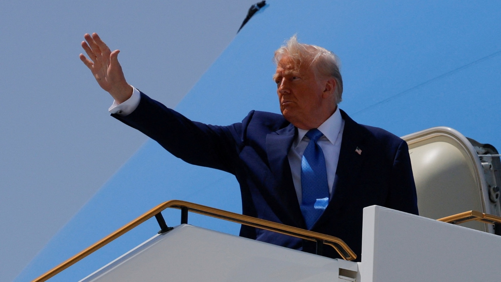 Trump Announces US to Unilaterally Set New Tariff Rates for Countries