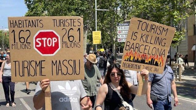 Barcelona Residents vs. Tourism: Protests and Housing Crisis
