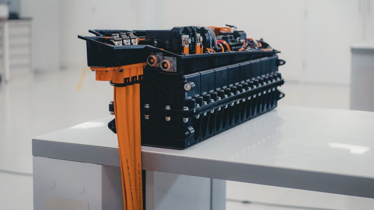 Revolutionary EV Battery Recharges in 18 Seconds Approved for Mass Production