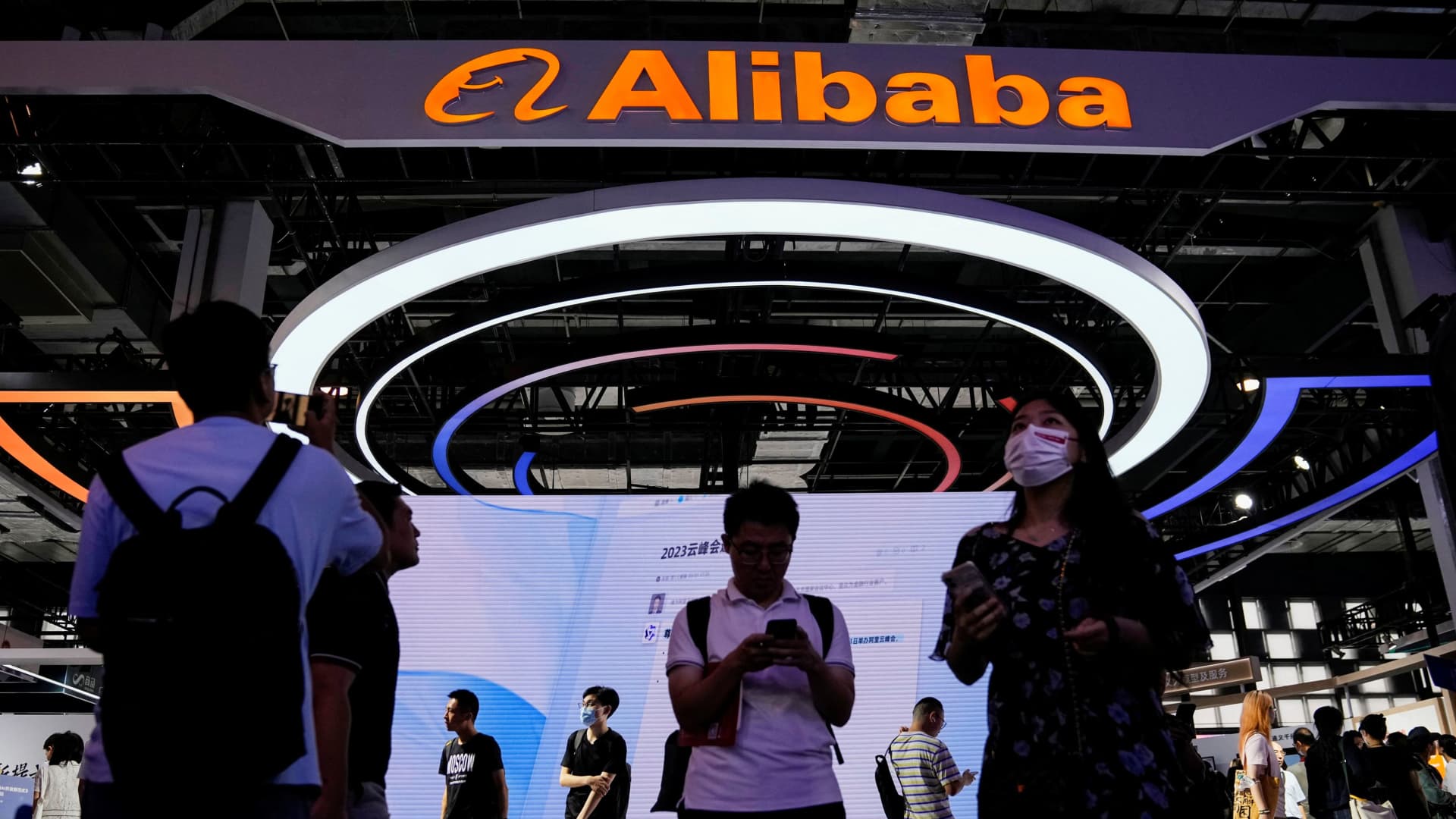 White House Memo Claims Alibaba Aids Chinese Military Targeting U.S., Sparks Denial & Trade Tensions