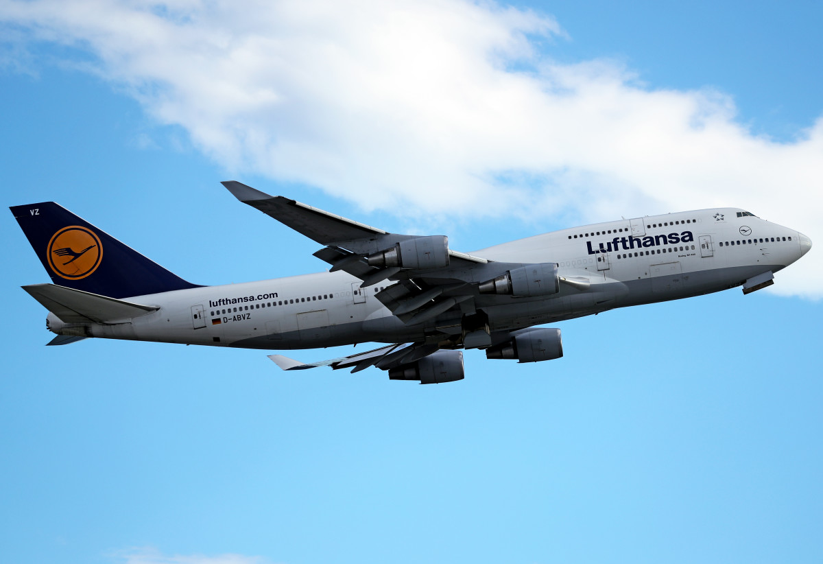 Unmanned Flight: Passenger Plane Travels from Germany to Spain Without Pilots