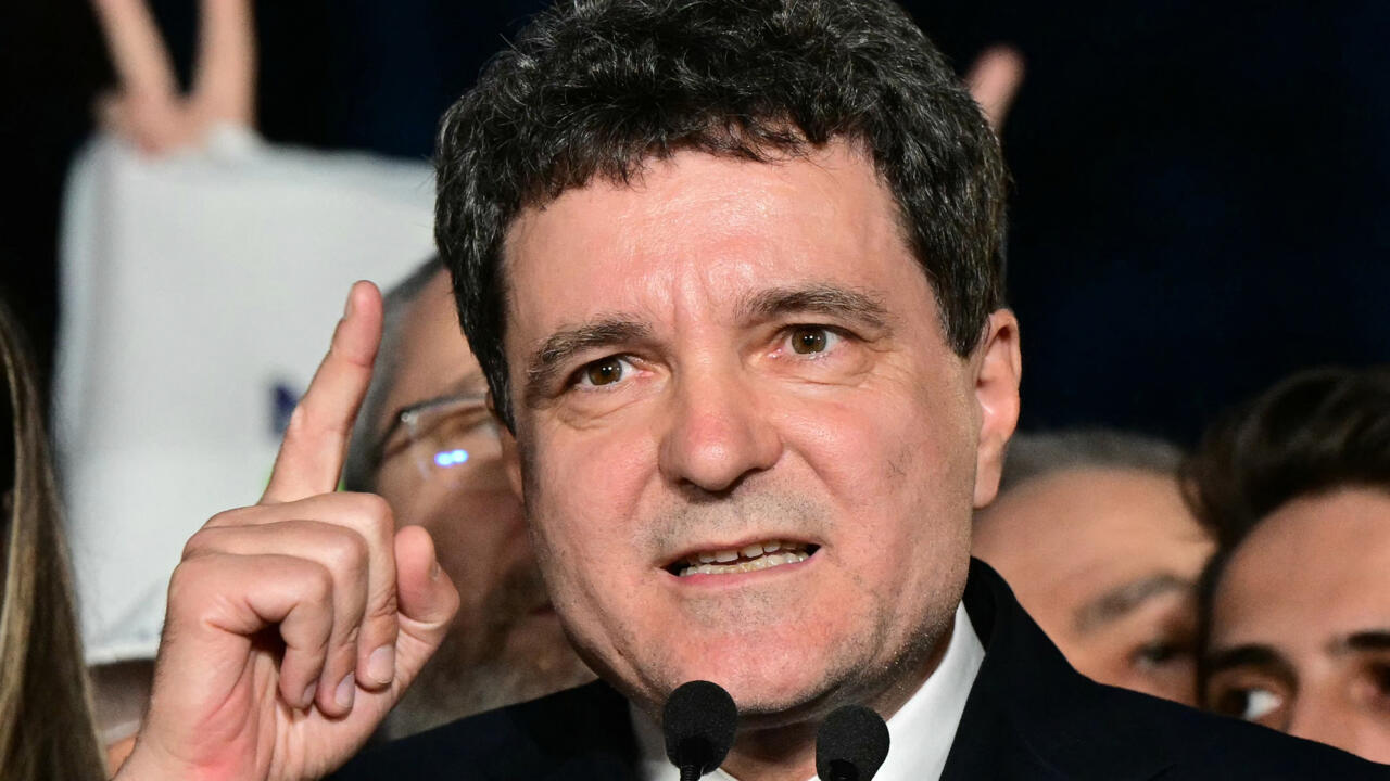 Pro-EU Centrist Victorious Over Nationalist Candidate in Romanian Election