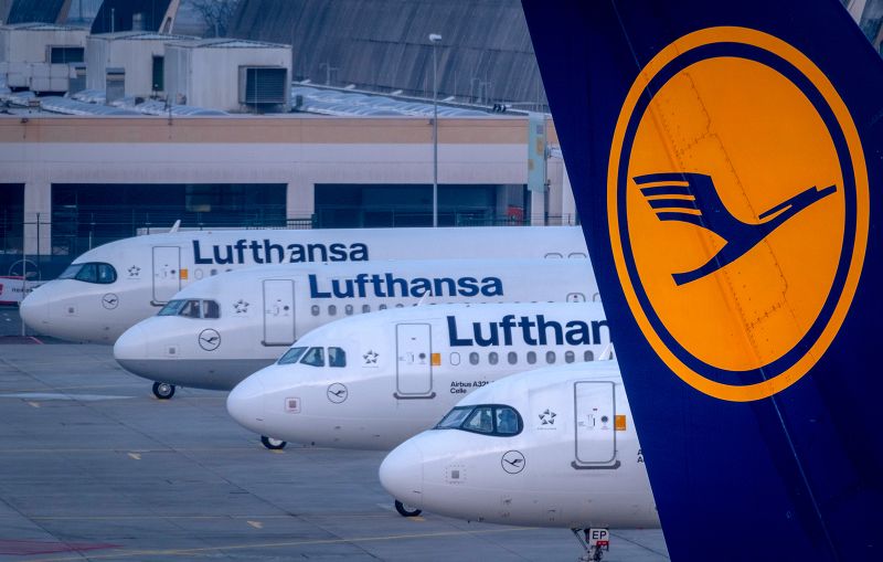 Airliner Flies Without Pilot for 10 Minutes During Medical Emergency: Report