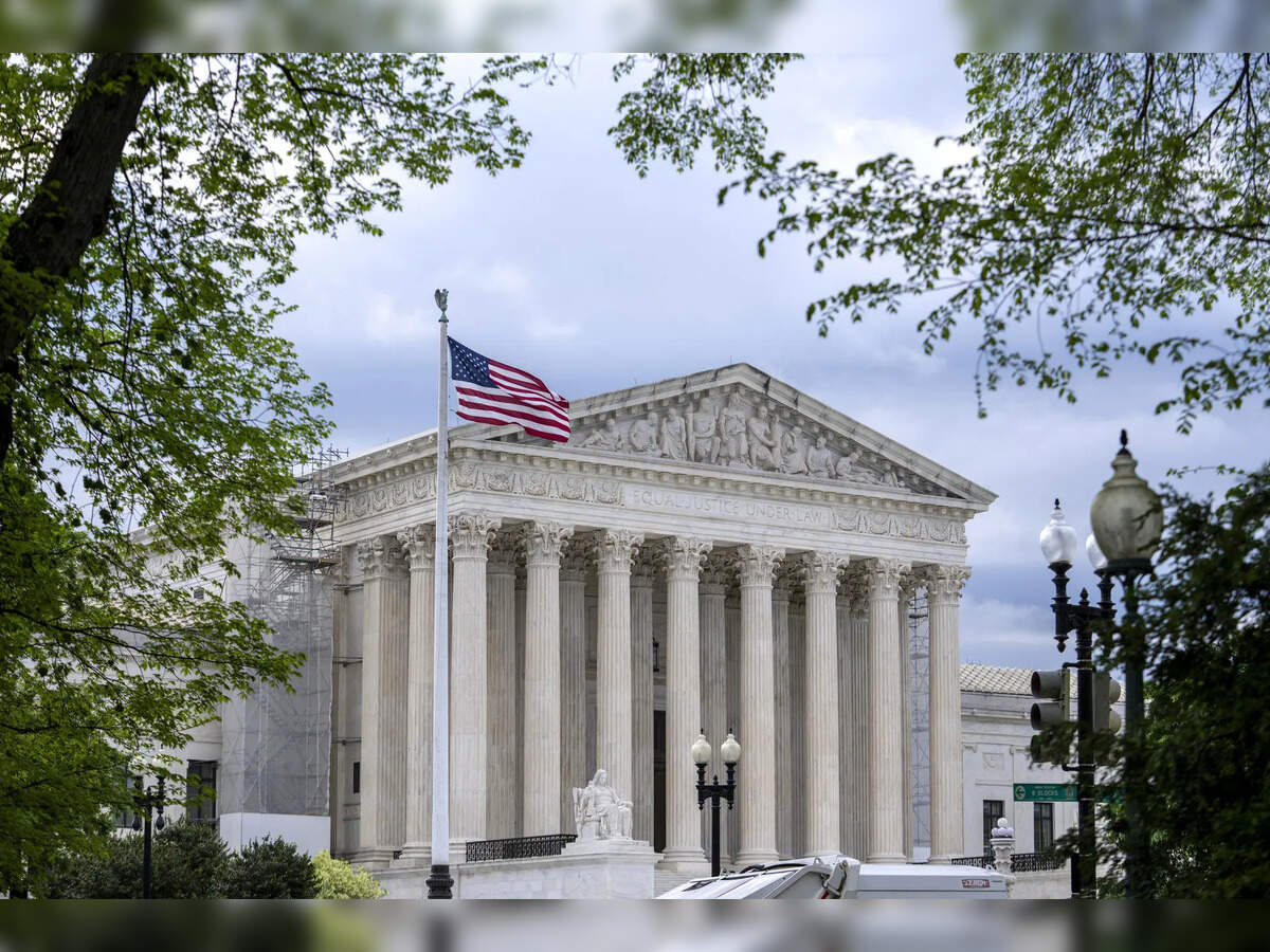 US Supreme Court Allows Trump-Era Deportation Policy for Venezuelans to End