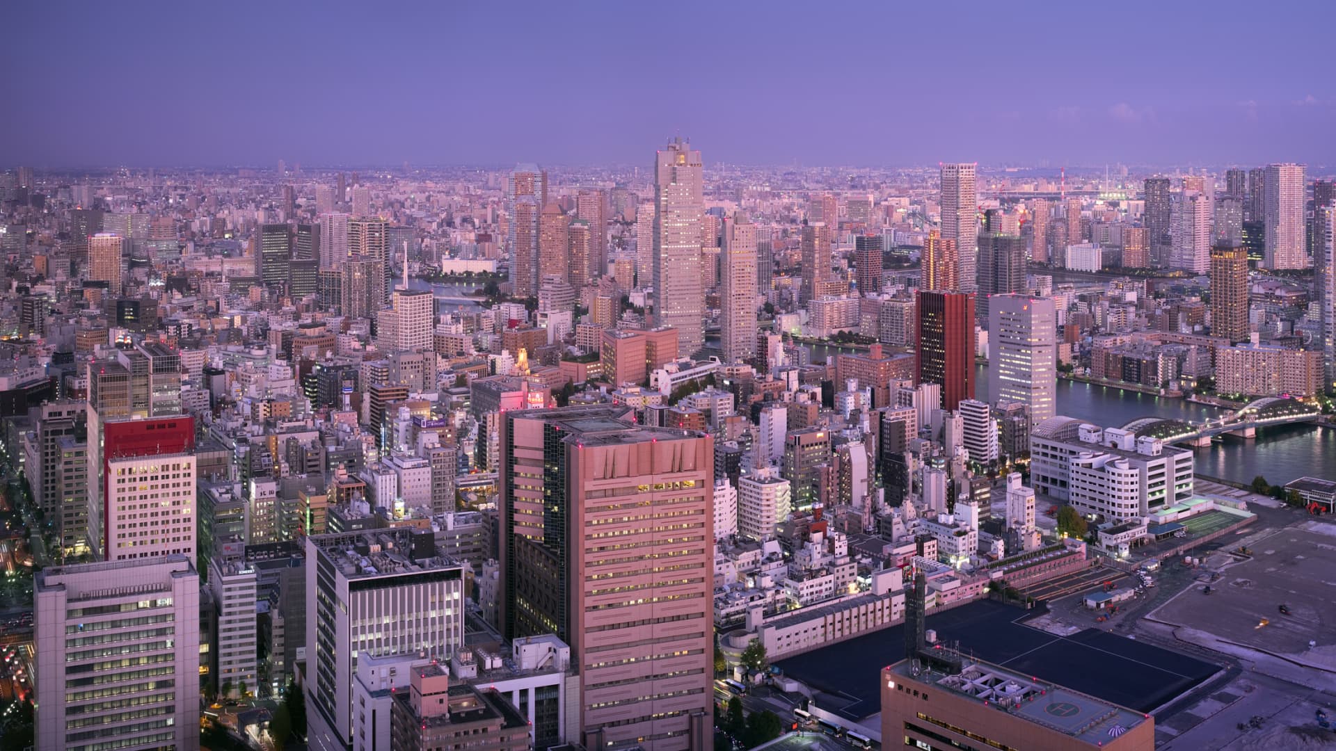 Asia-Pacific Markets Eye Higher Open Despite Wall Street's Tech Sell-Off; AI Valuation Concerns Persist