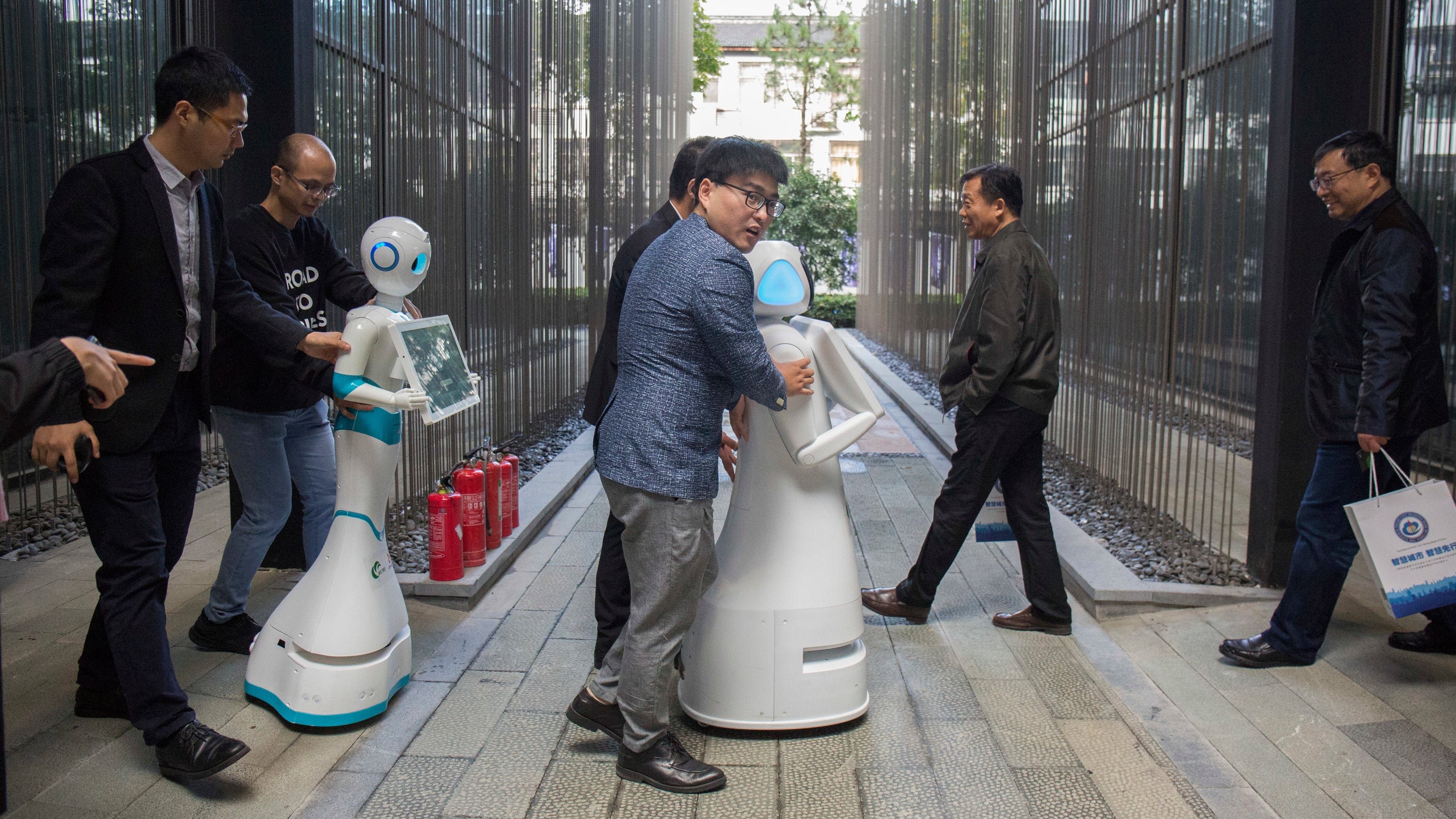 Trump Warns Overregulation Threatens AI Innovation, Advocates for Single Federal Standard