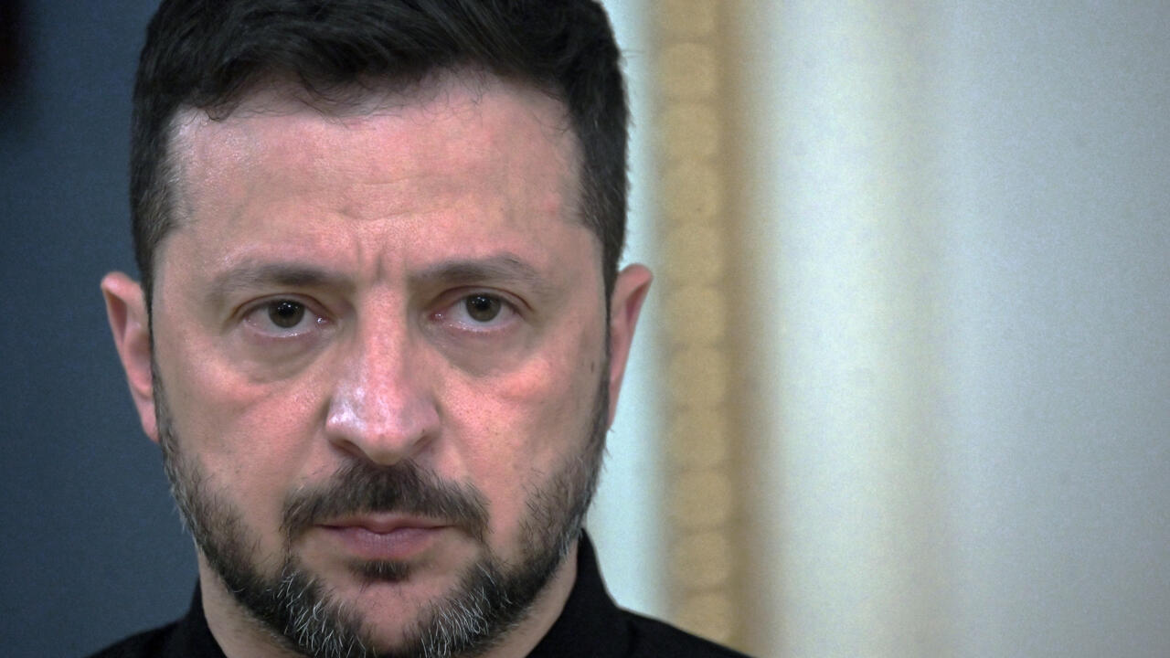 Zelensky Accuses Russia of Stalling Truce Talks Amid Sanctions and Continued Fighting