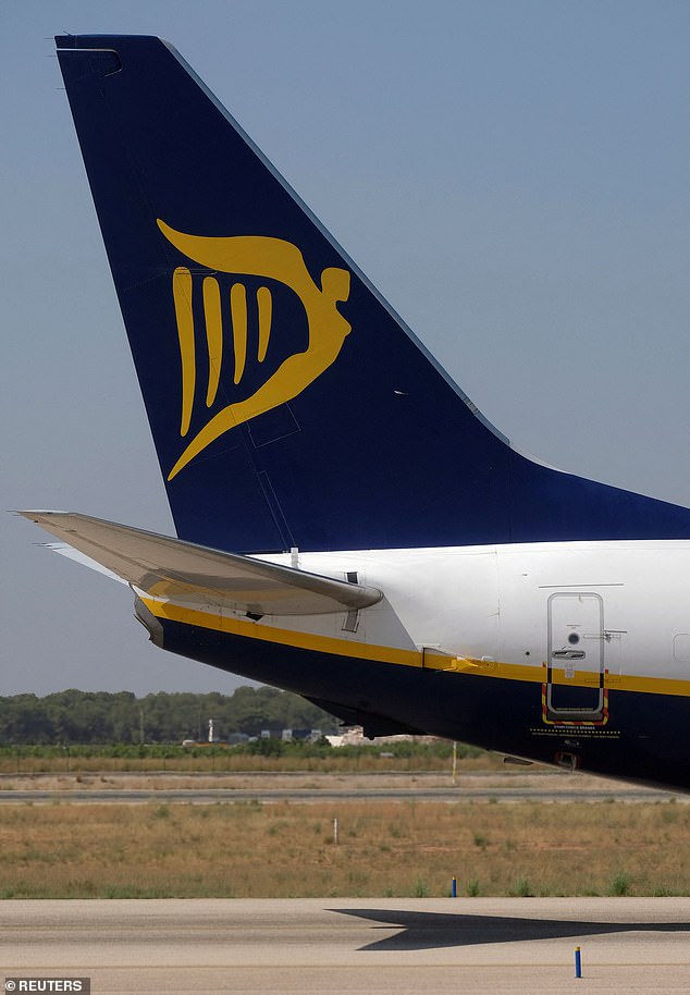Ryanair Boeing 737 Wing Damage After Runway Incident in Kalamata, Greece