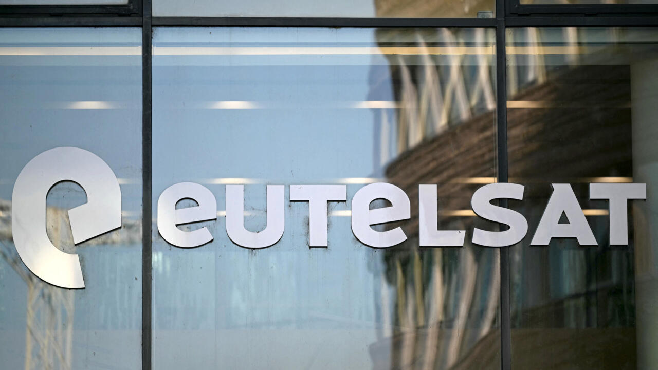 Eutelsat Shares Surge as France Backs $1.55 Billion Capital Raise