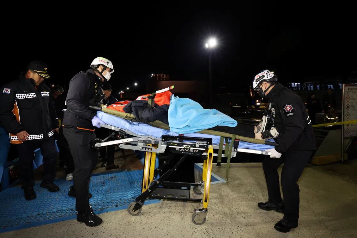 South Korean Ferry Runs Aground, 267 Rescued; Authorities Probe Navigational Error in Narrow Channels
