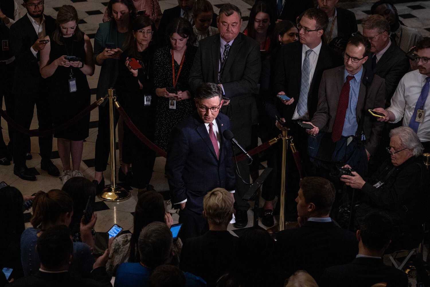 Secret Peace Plan Reports: Ukraine Under Pressure as Russia & US Allegedly Negotiate Behind the Scenes