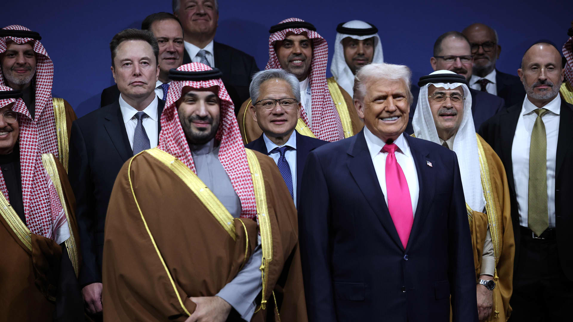U.S. Reverses Policy: Greenlights Advanced AI Chip Exports to Saudi Arabia & UAE Tech Giants After Crown Prince's Washington Visit