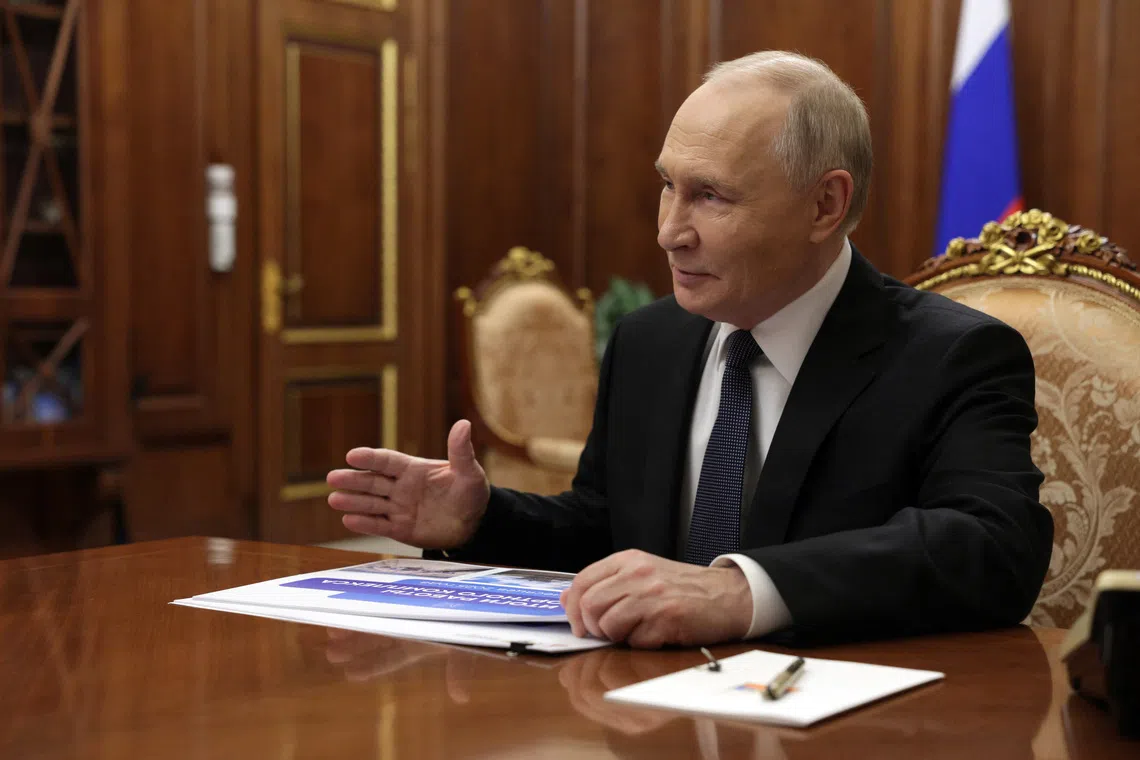 Russian Forces Seize Ukraine's Kupiansk: General Staff Chief Gerasimov Informs Putin of Key Advances in Kharkiv & Donetsk Regions