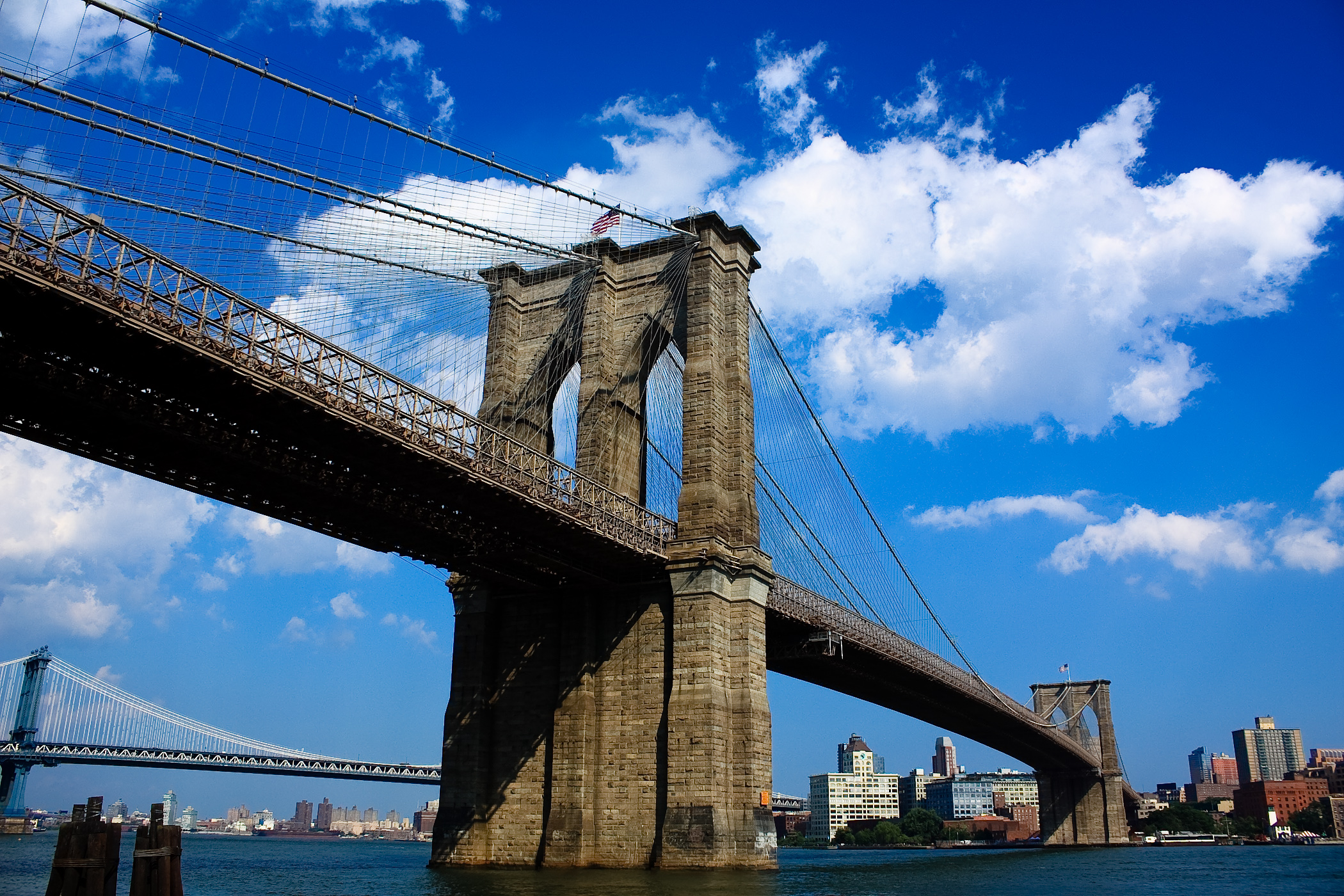 Brooklyn Bridge: 150 Years of Collisions and Close Calls