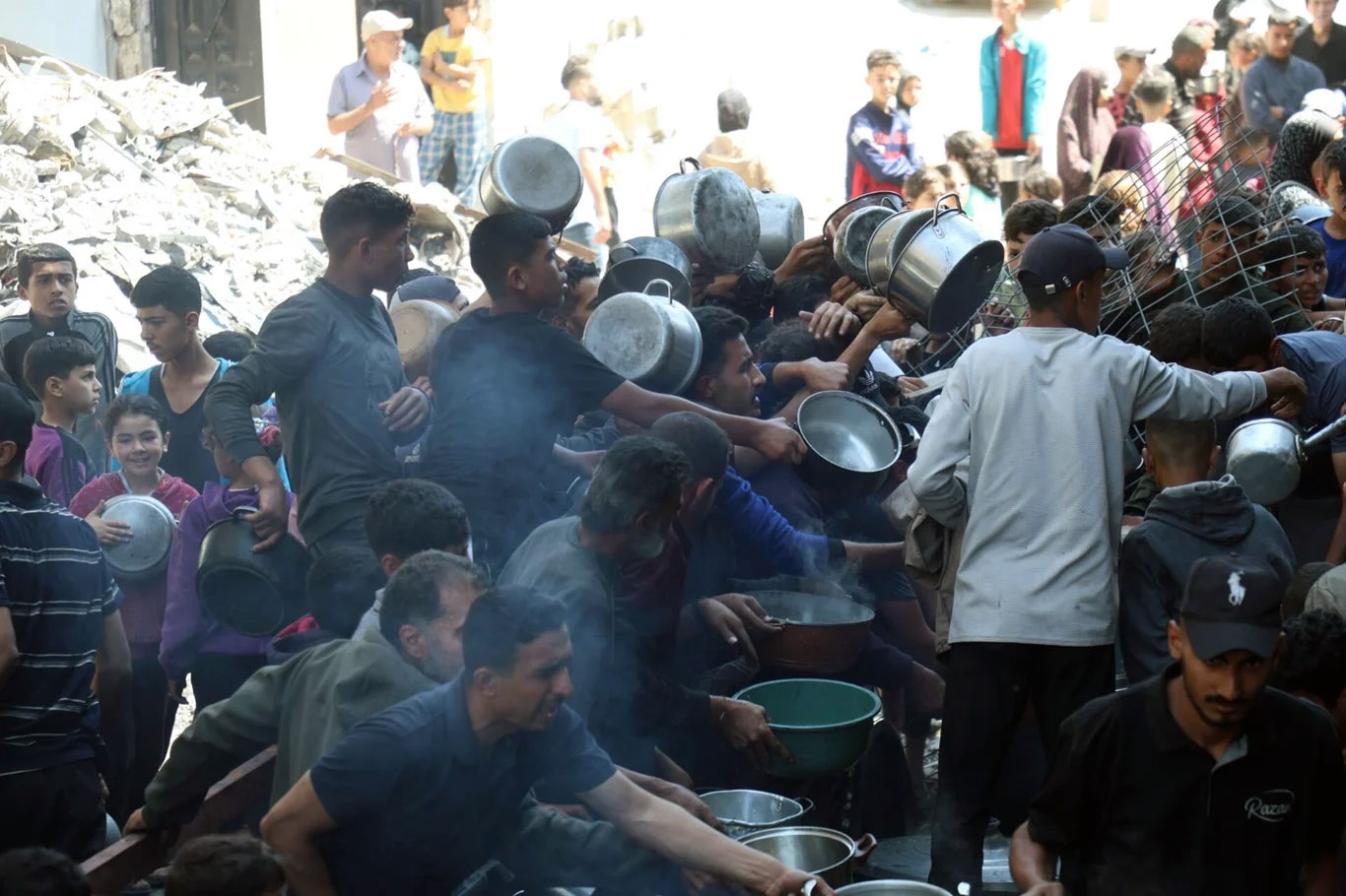 Gaza Food Crisis: Violence and Shortages Plague Aid Distribution, UN Warns of Apocalyptic Situation