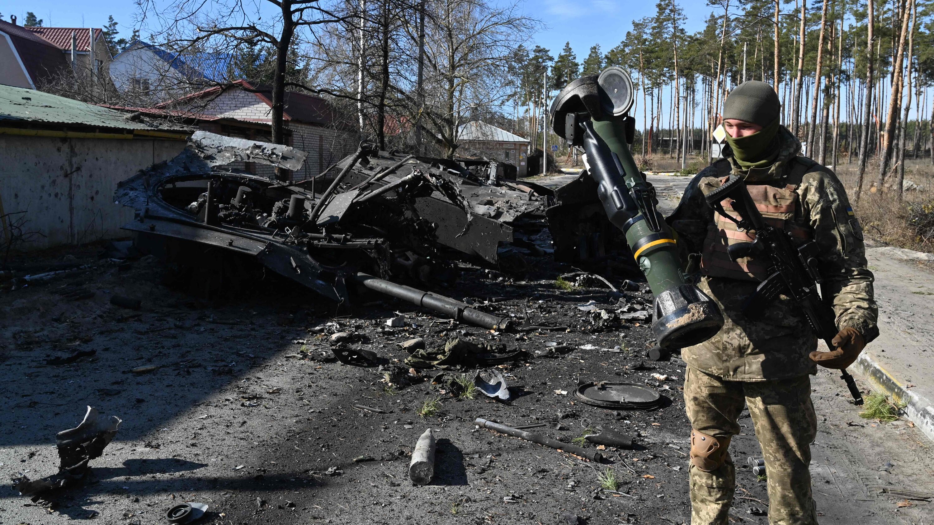 Russian Soldier's Survival Attempt: Cannibalism in Ukraine War - Report