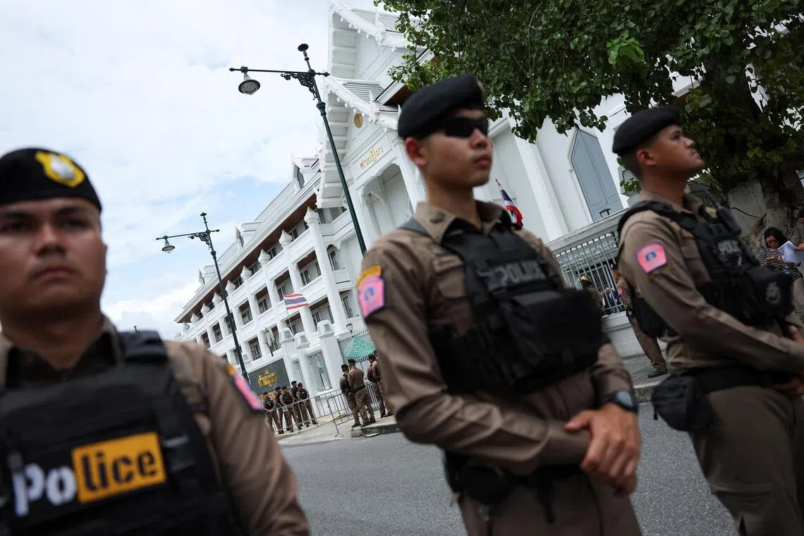 Thai Prison Scandal: 'Grey Chinese' Crime Bosses Exposed as VVIPs in Bangkok Remand, Sparking Major Investigation & Transfers