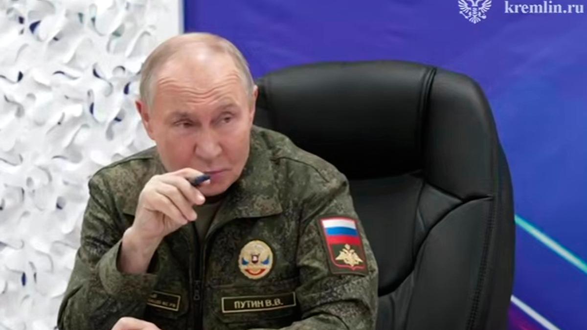 Kremlin Awaits Kyiv's Stance on Trump's Peace Plan: No Confirmation Yet on Negotiations