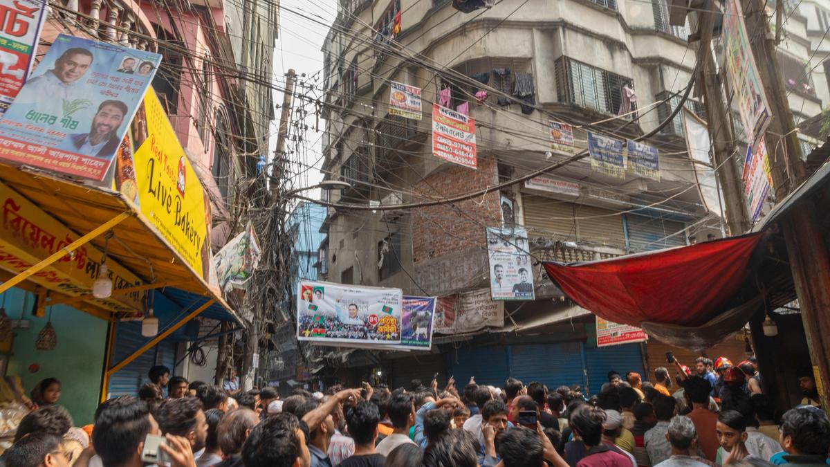 5.7 Magnitude Earthquake Kills 10 in Bangladesh: Fatalities Reported in Narsingdi, Dhaka, and Narayanganj