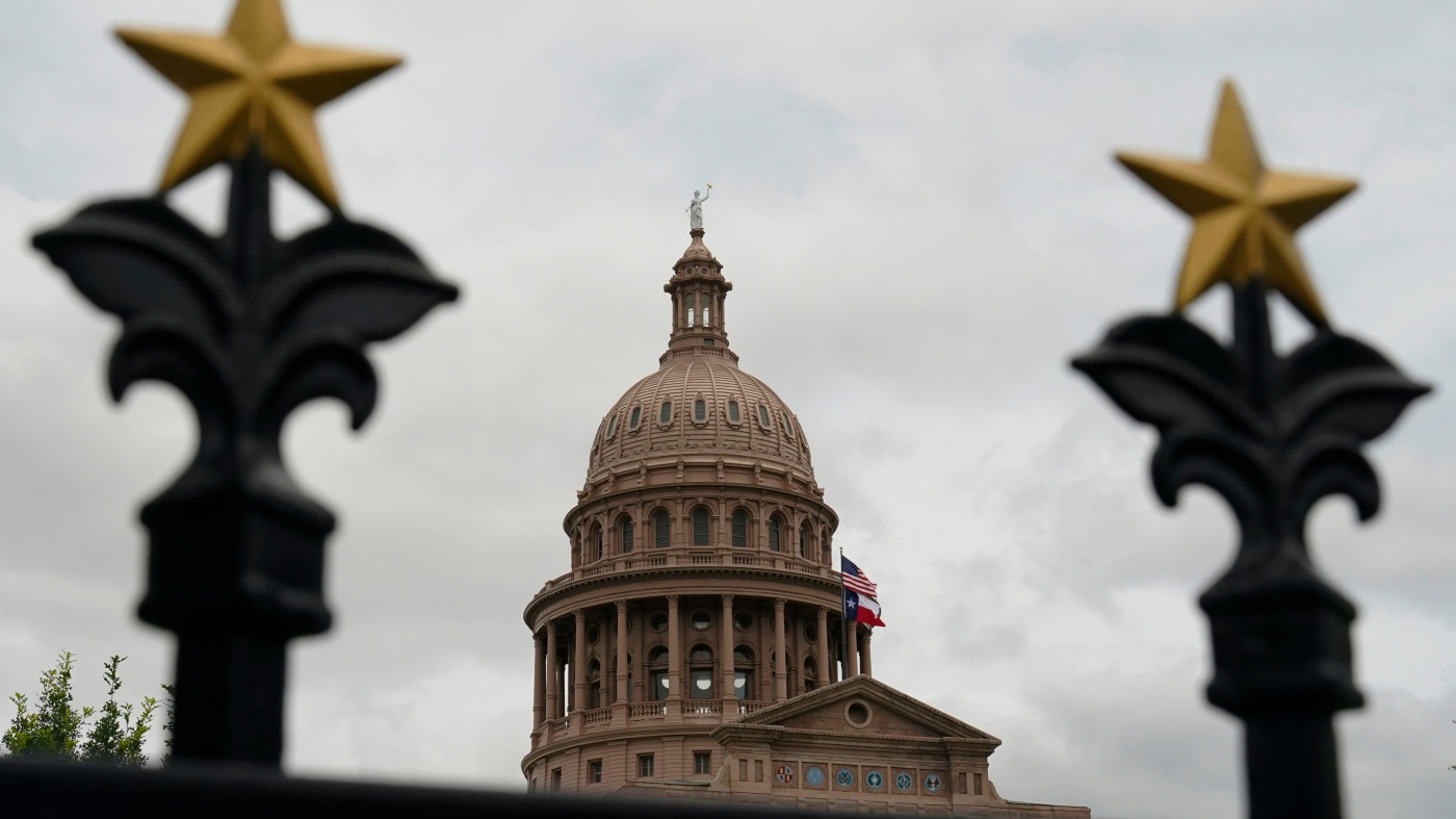U.S. Supreme Court Temporarily Blocks Texas Congressional Map Ruling Over Racial Bias Claims, Impacting Midterm Elections