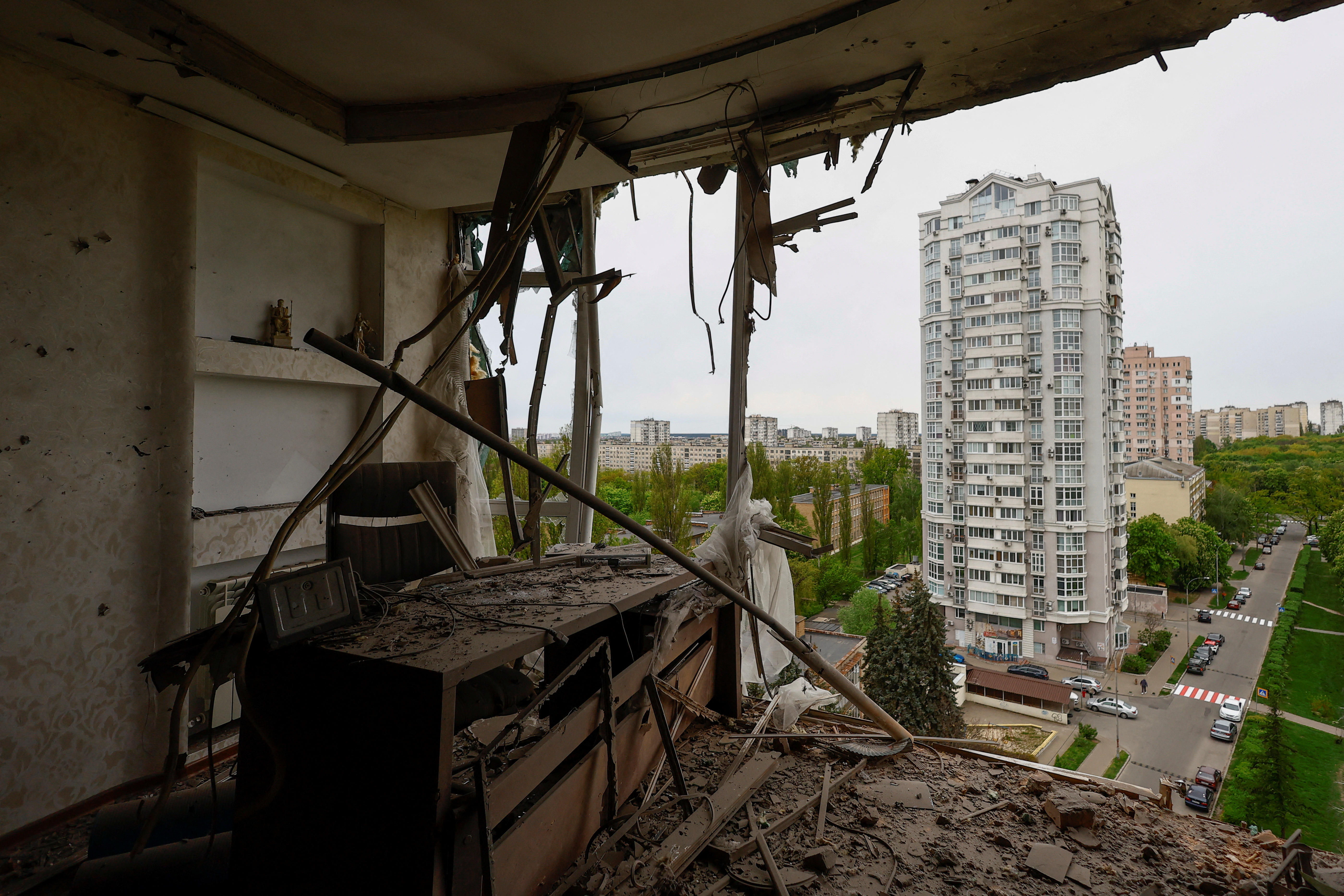 Kyiv Under Attack: Four Killed in Latest Russian Aerial Strike