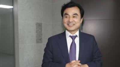 South Korea Appoints First Civilian Defense Chief in 64 Years Amid Political Shift