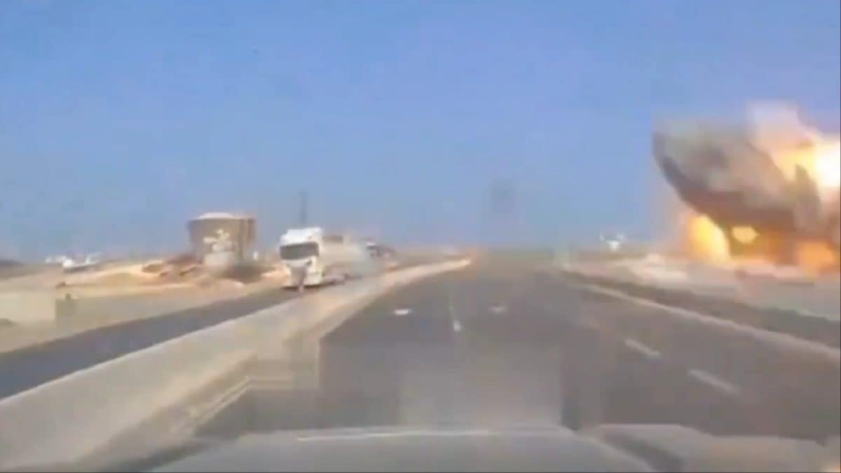 Dashcam Captures Iranian Missile Strike on Ashdod, Israel