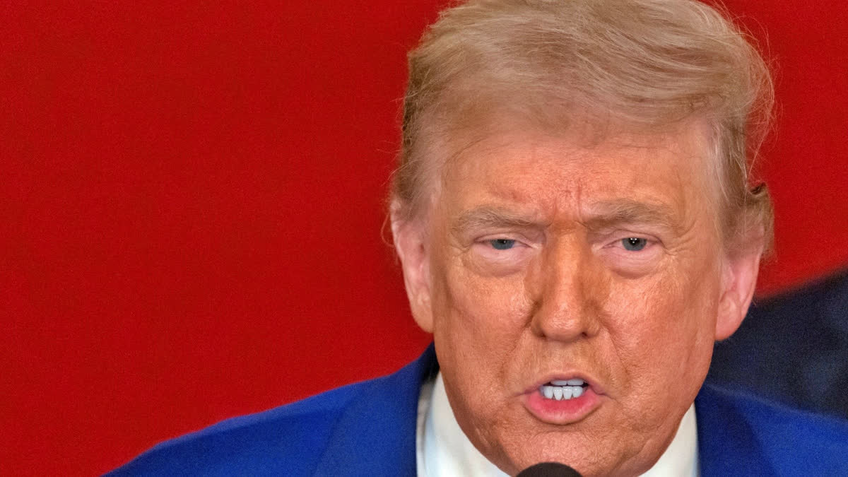 Trump Warns on Oil Prices Amid Middle East Tensions: "I Am Watching"