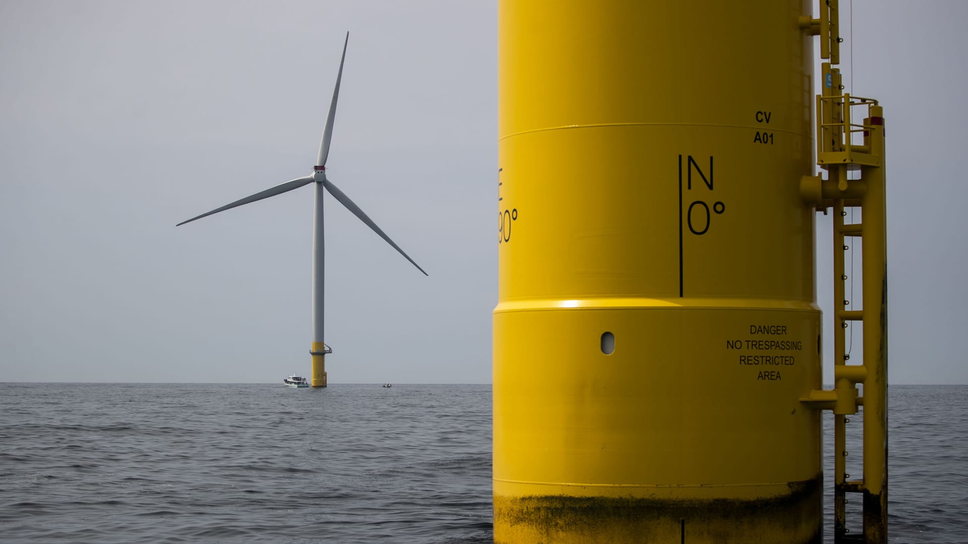 Trump Halts Major US Offshore Wind Projects: National Security Concerns Drive Dominion Stock Drop & Industry Turmoil