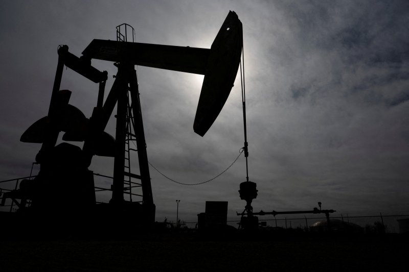 Oil Prices Decline After Iran Strike on Qatar Base: No Casualties Reported