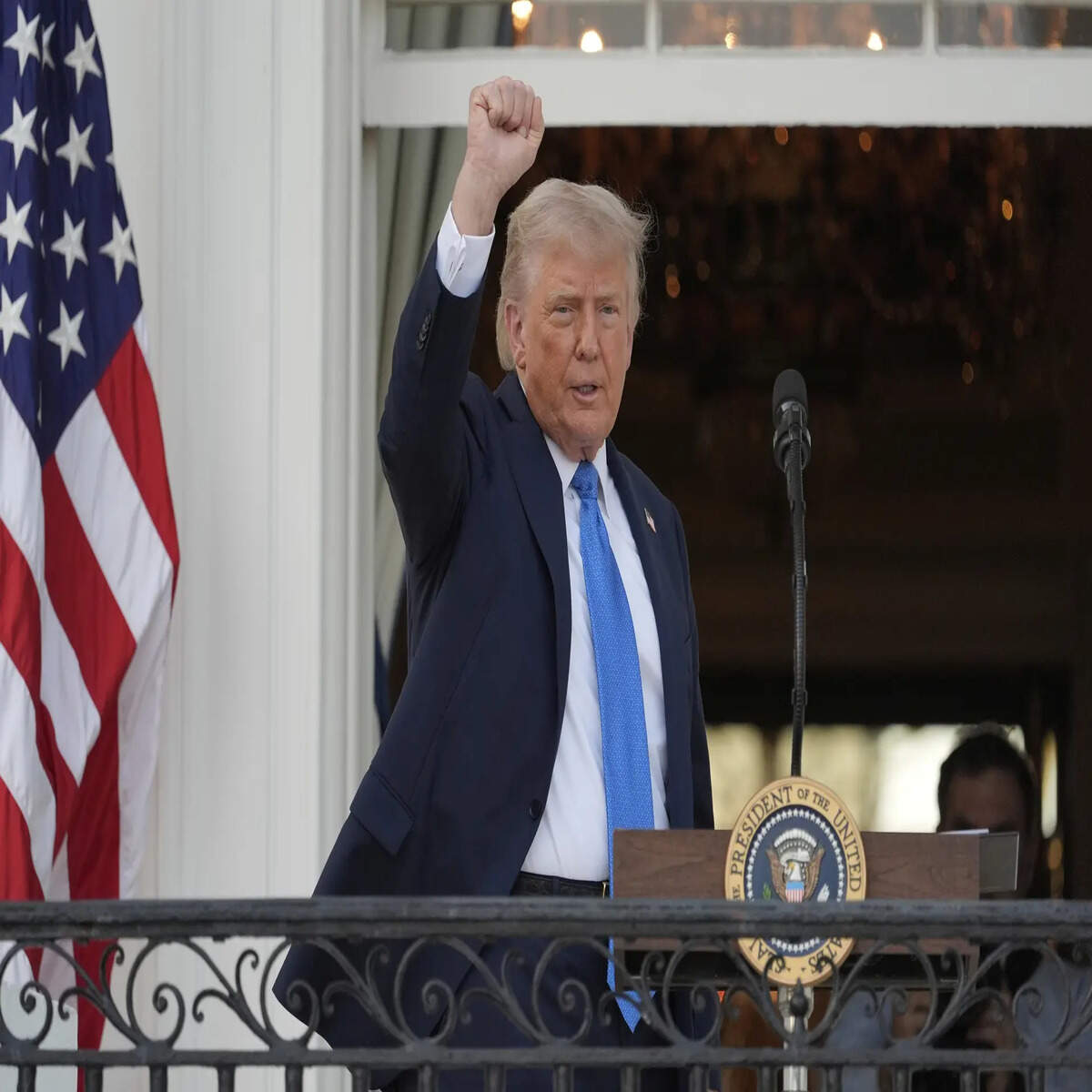 Trump Urges Fed Rate Cuts Before Powell's Congress Testimony