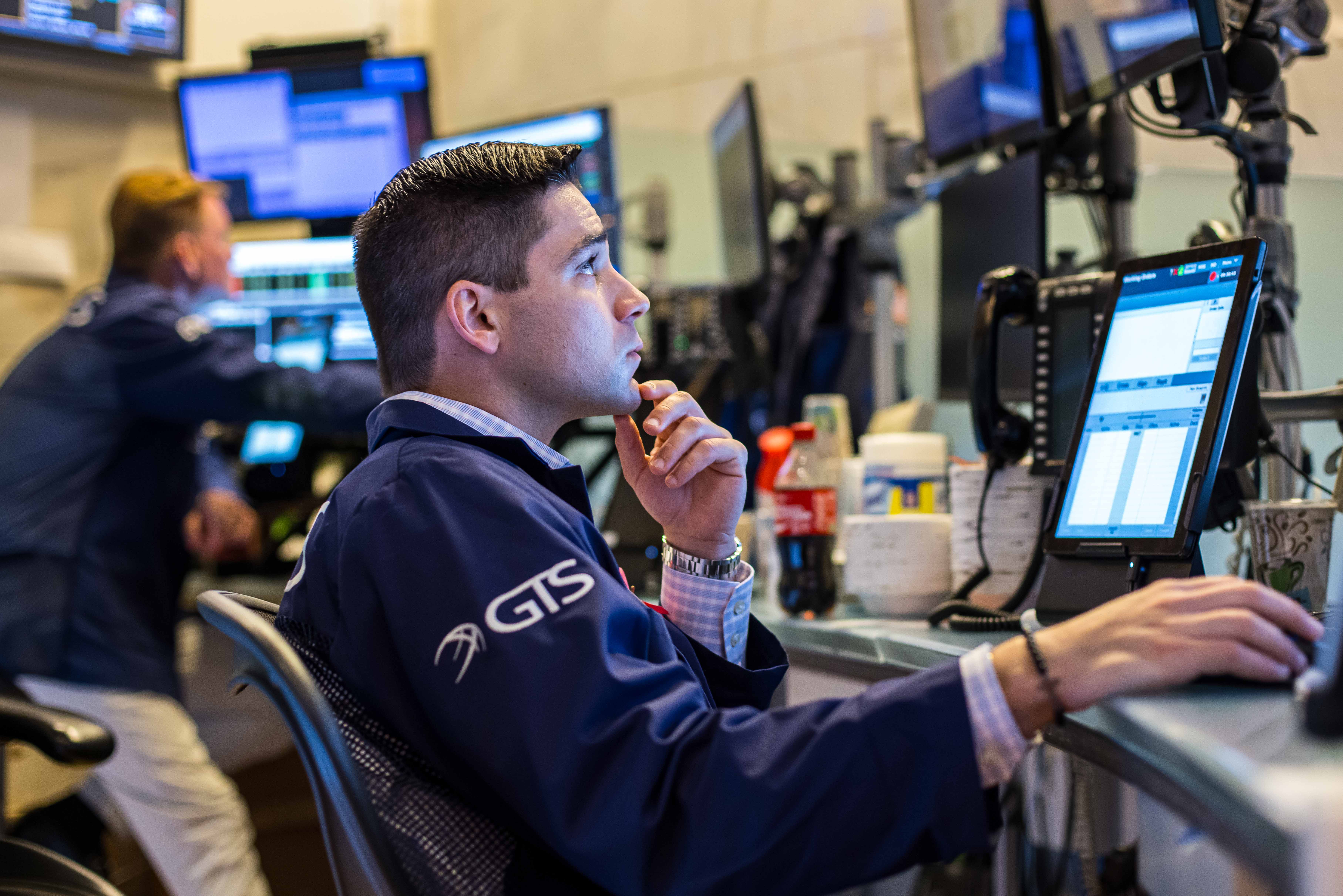 Dow Jones Soars 300 Points Amid Oil Price Dip on Middle East Ceasefire Hopes - CNBC Report