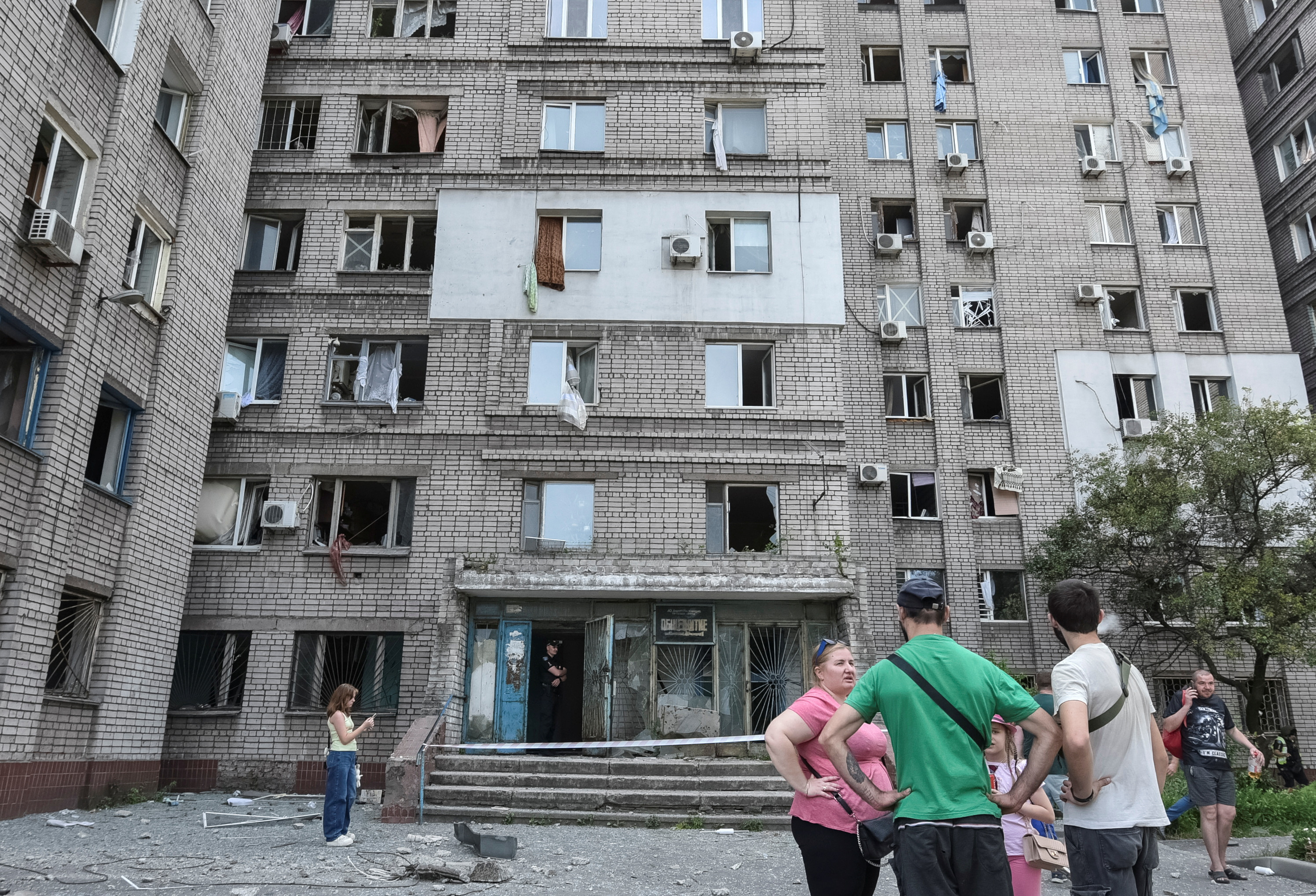 Russian Missile Strike Kills 11 in Dnipropetrovsk, Ukraine