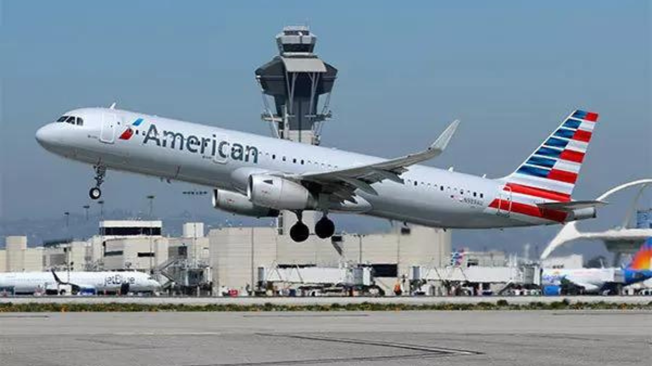 American Airlines Flight Turbulence: Five Hospitalized, FAA Investigates