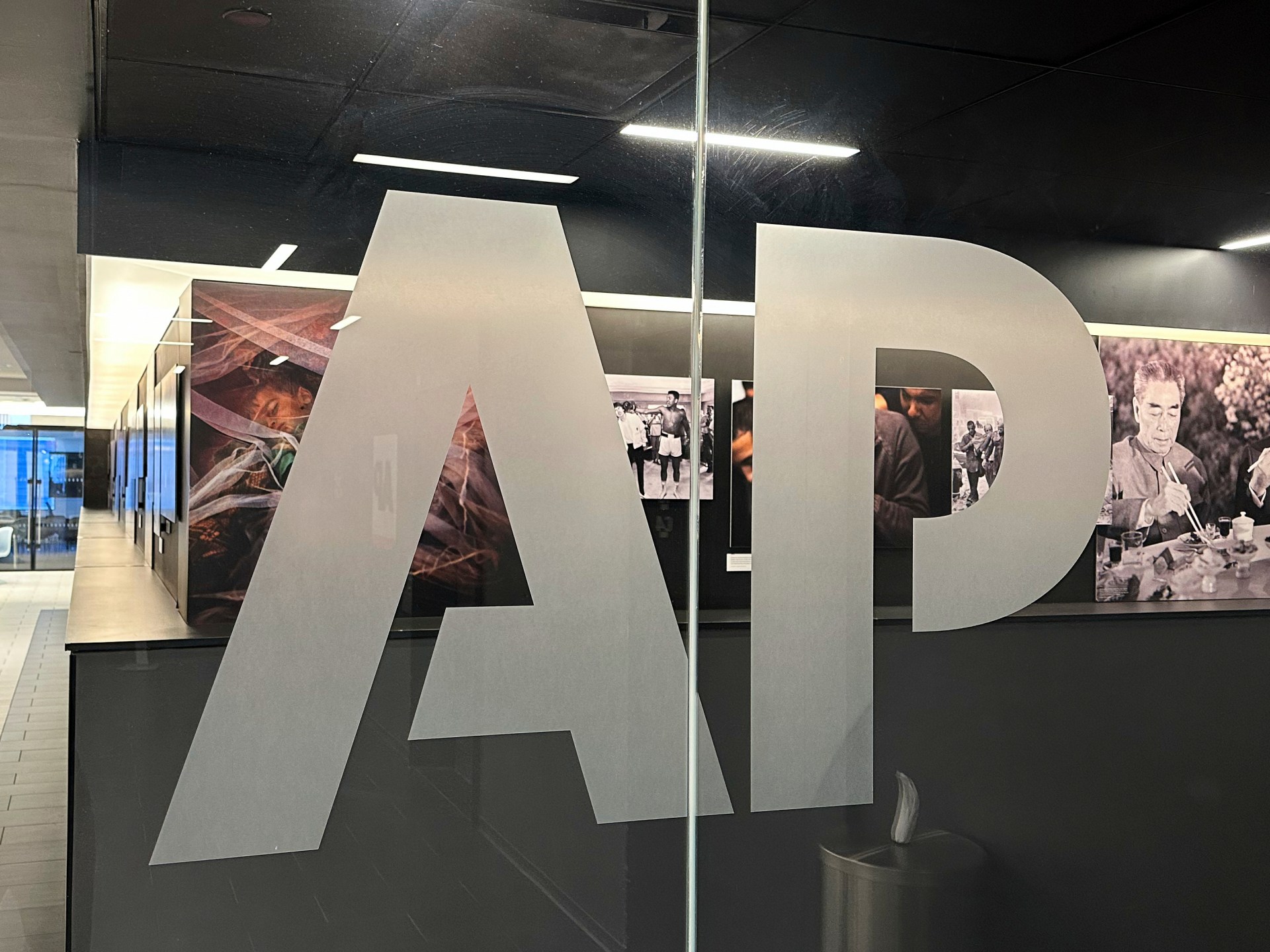 AP vs. Trump: First Amendment Battle Over Oval Office Press Access in Federal Court