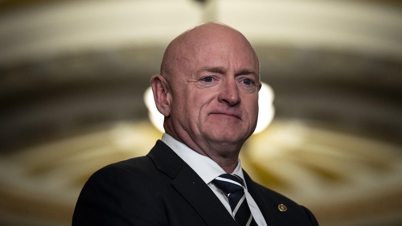 Pentagon Probes Sen. Mark Kelly for Advising Troops to Reject 'Illegal Orders'; Trump Calls Act 'Sedition'