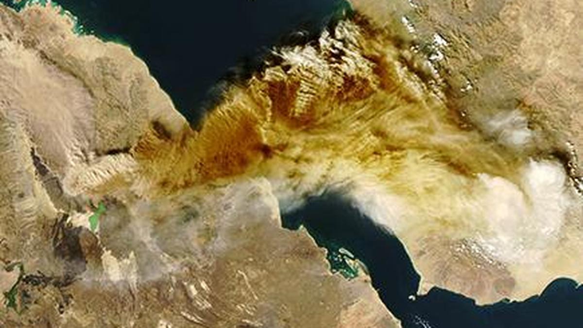 Ethiopia Volcano Ash Drifts to India, Disrupting Flights; Authorities Monitor Skies as Plume Heads to China