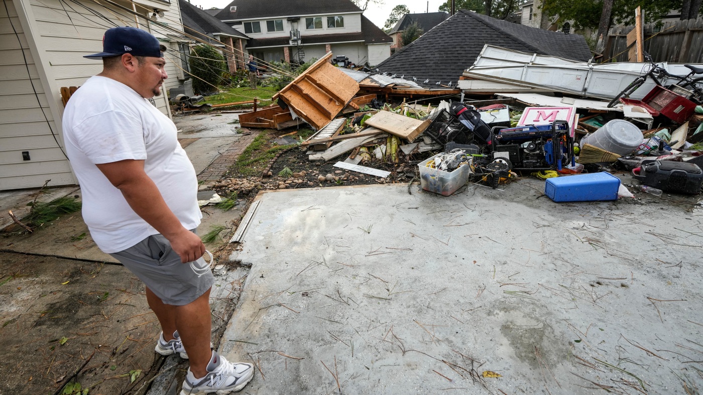 Over 100 Homes Damaged: Tornado Strikes Houston Area's Memorial Northwest; No Injuries Reported in Spring, Texas