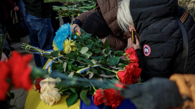 Ukraine Peace Deal Deadline Looms: US-Brokered Talks Face Key Obstacles Amidst European Calls for Pressure & Security Guarantees