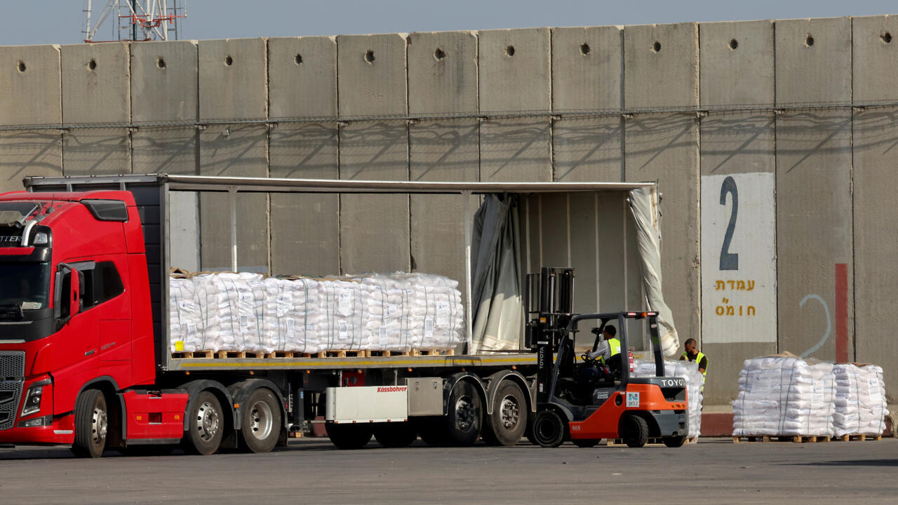 US-Backed Gaza Aid Group Head Resigns Amid Controversy