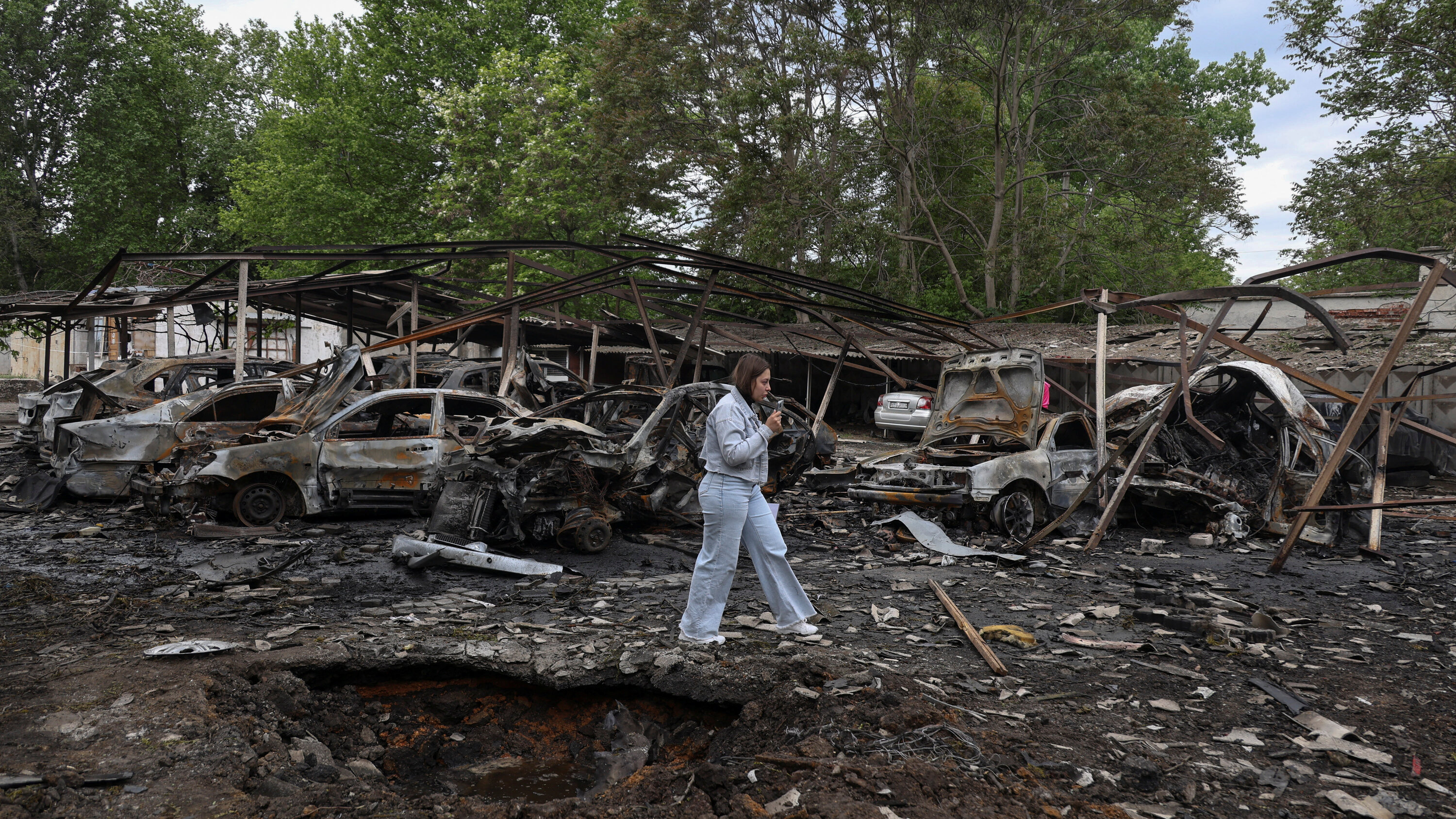 Russia Intensifies Ukraine Attacks as U.S. Policy Shifts